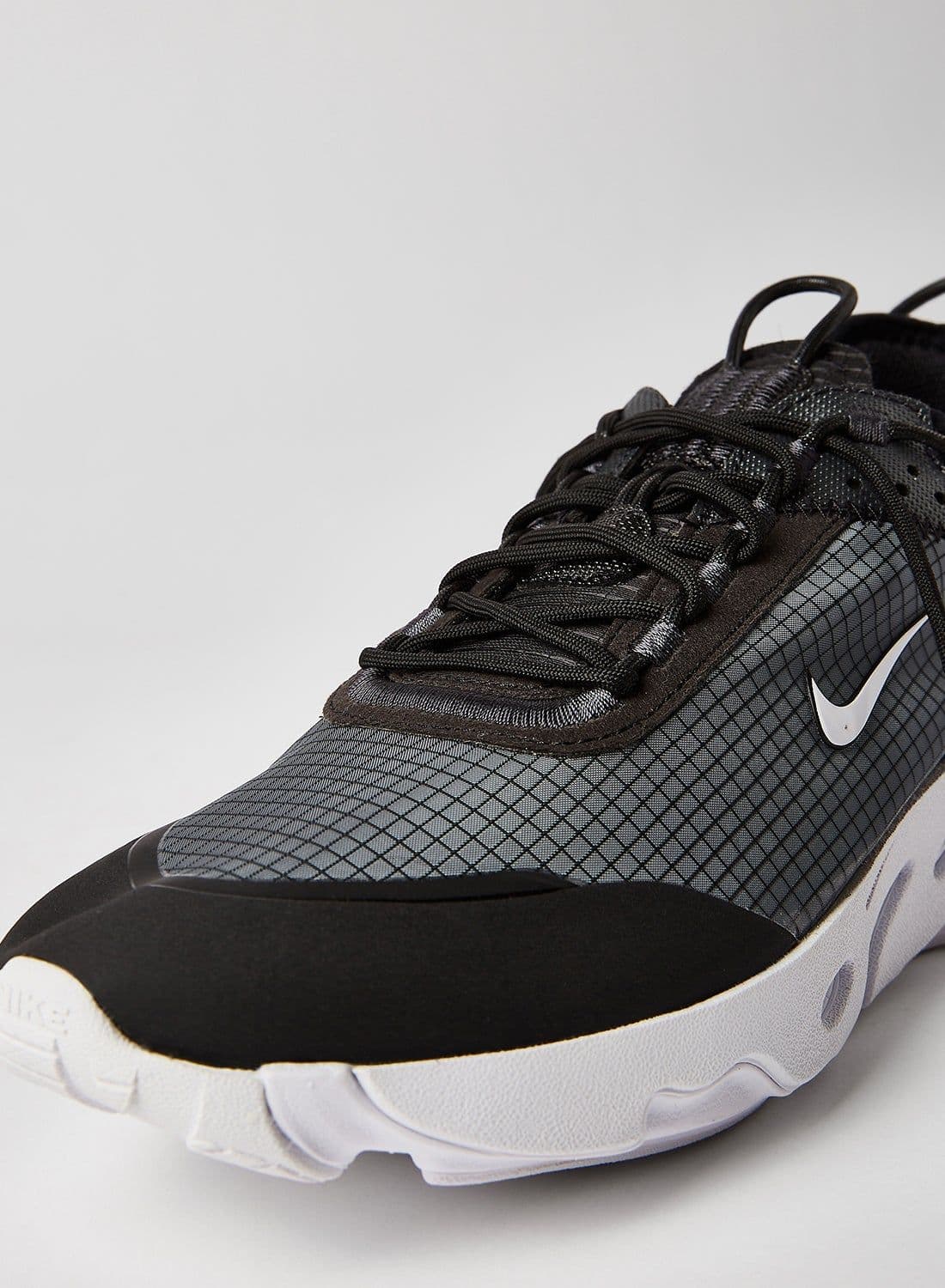 React Live Sneakers Black/White-Dk Smoke Grey